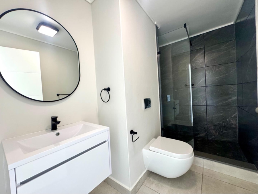 To Let 1 Bedroom Property for Rent in Paardevlei Western Cape